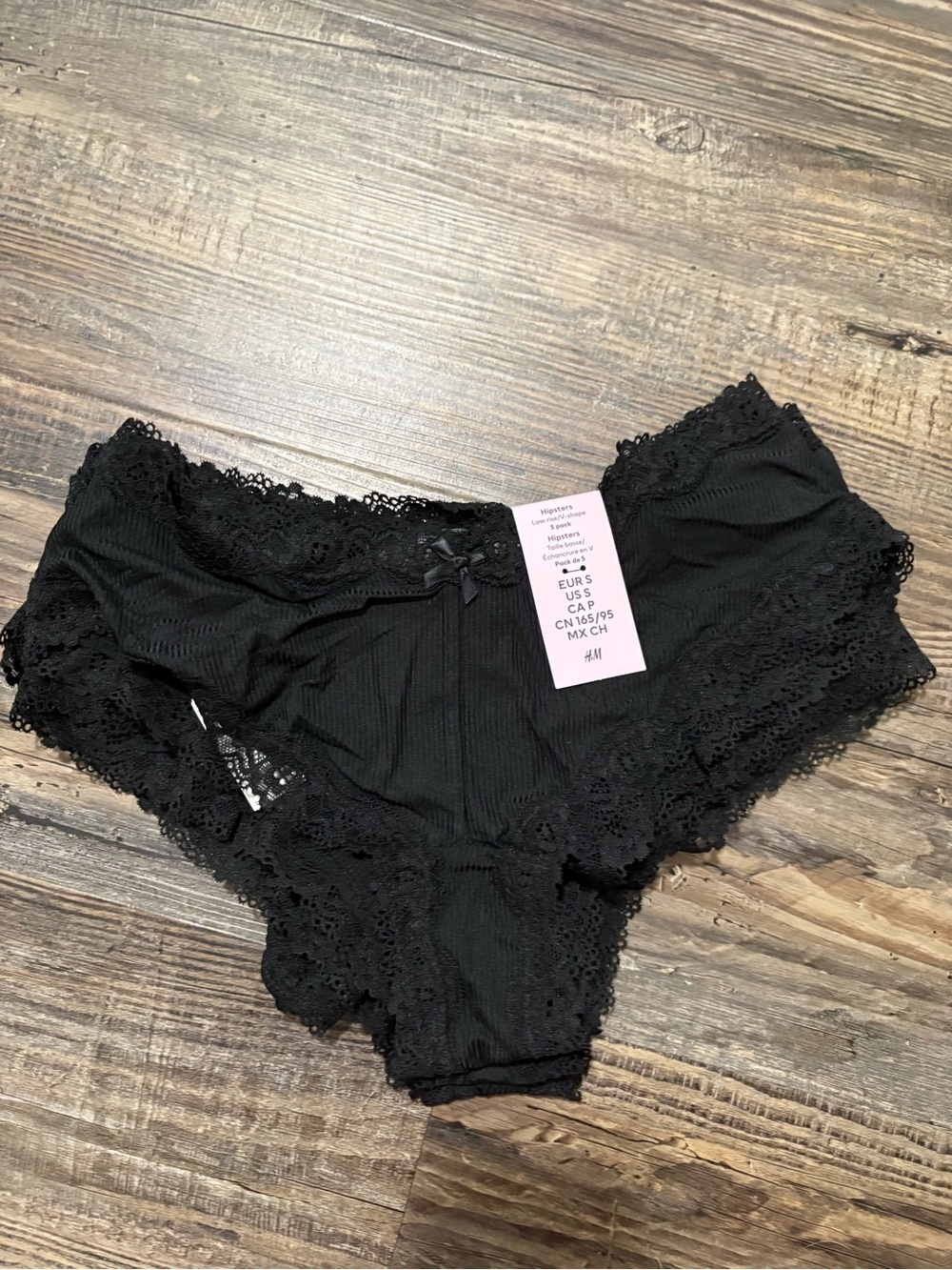 H&M Women’s Hipsters Low Rise/V-Shape Underwear $8.00 Size Small Pack of 5 NWT